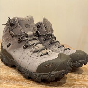 Women’s Oboz Bridger Mid waterproof hiking boots 
Grey. Like new